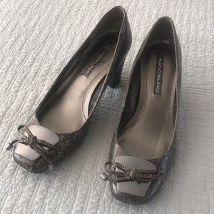 Bandolino snakeskin like gray heels
